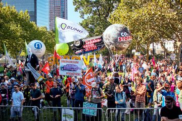 Abschlusskundgebung der Verkehrswende-Demo (Foto: Niko Martin)