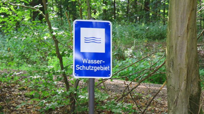 Schild Wasserschutzgebiet im Dannenröder Wald